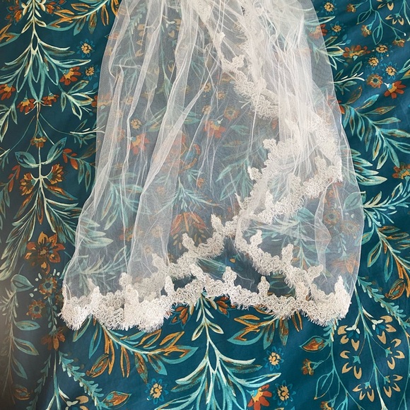 Essence of Australia Size 10 - Picture 8 of 11